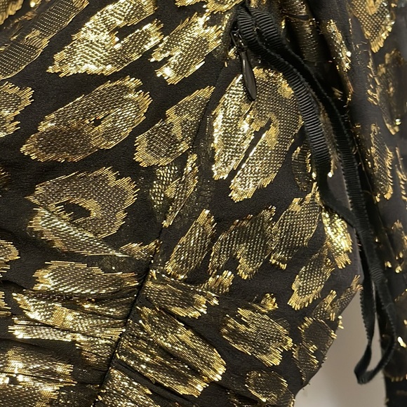 A.L.C. Logan metallic twist top - Picture 8 of 10